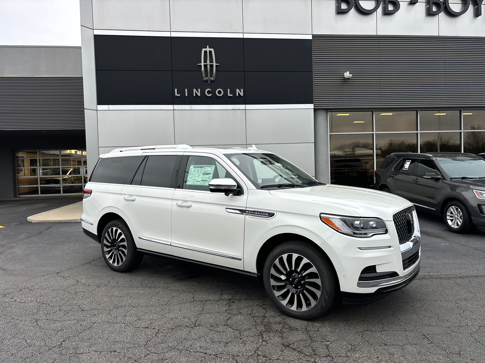 2024 Lincoln Navigator Black Label 1