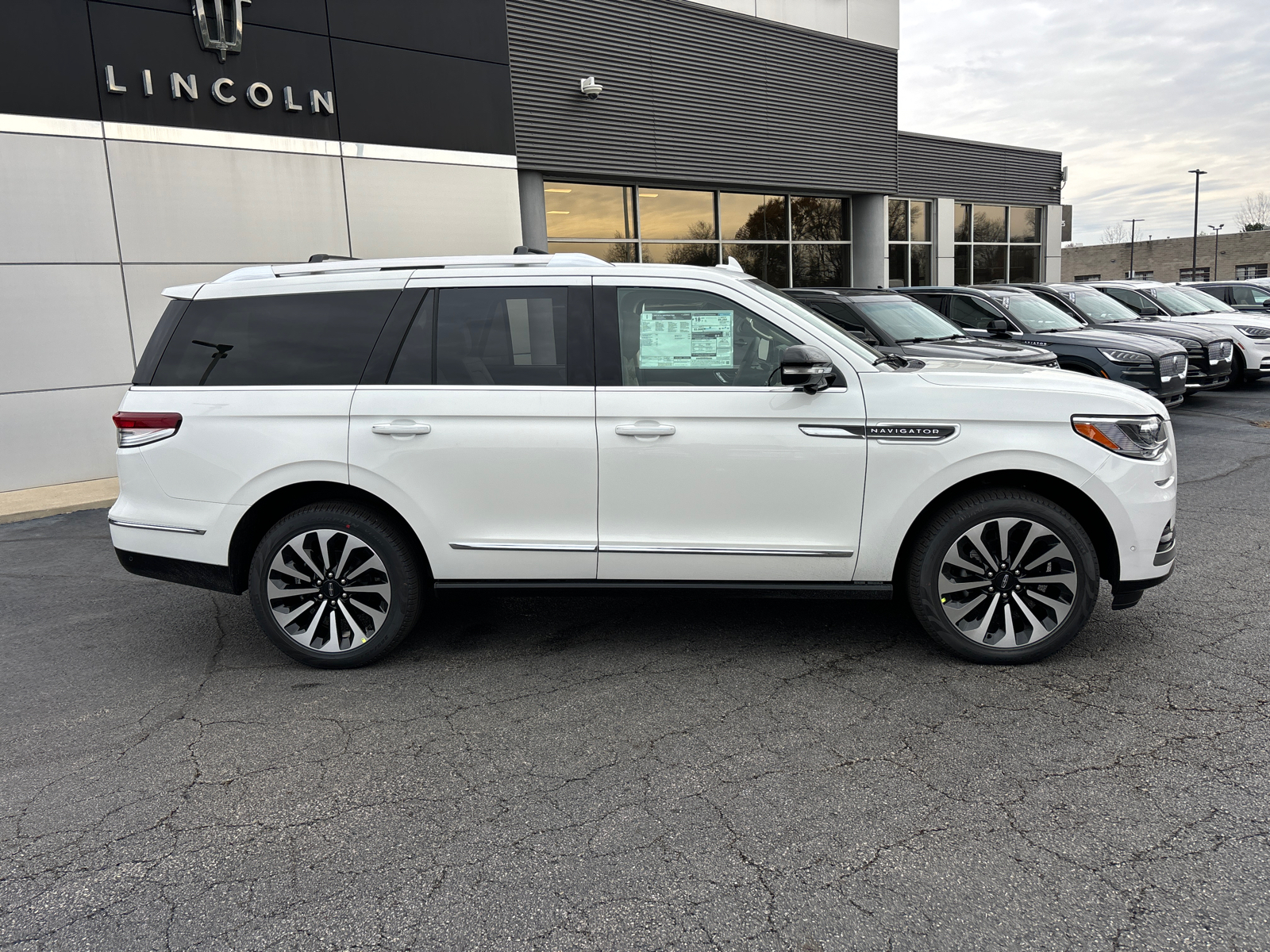 2024 Lincoln Navigator Reserve 8