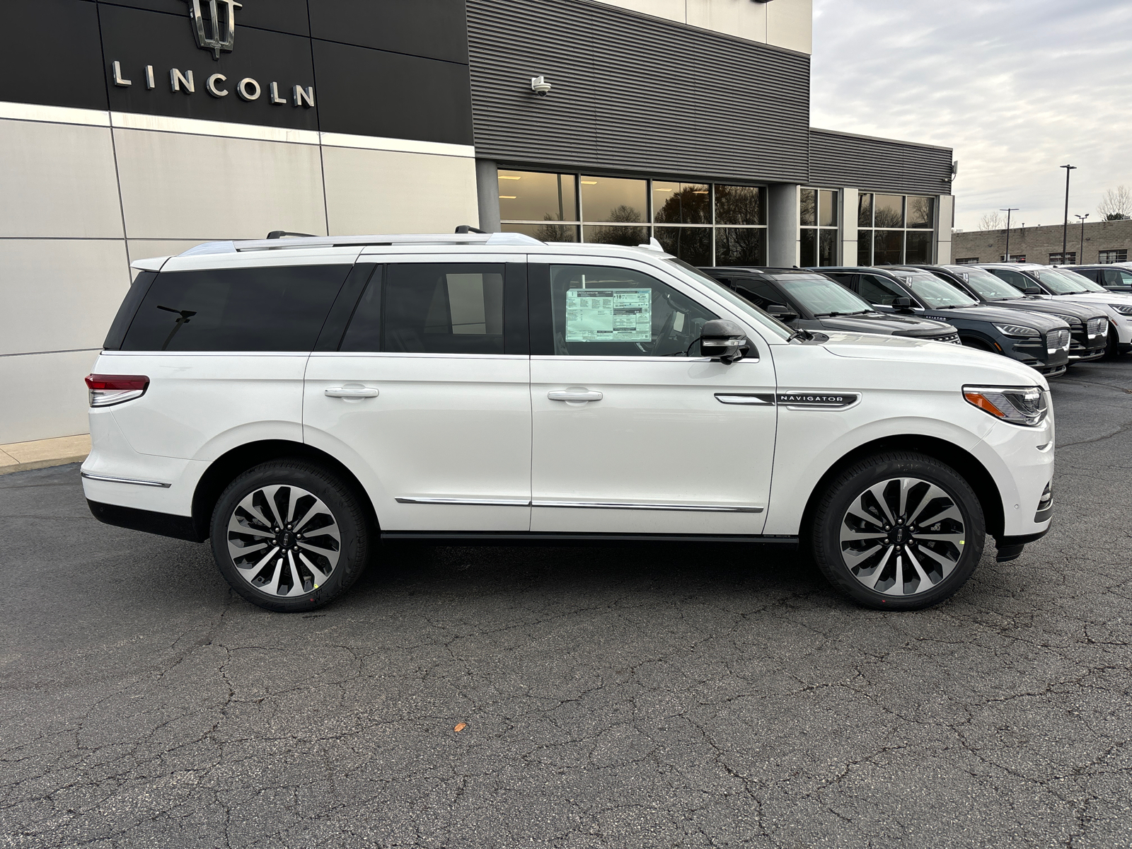 2024 Lincoln Navigator Reserve 8