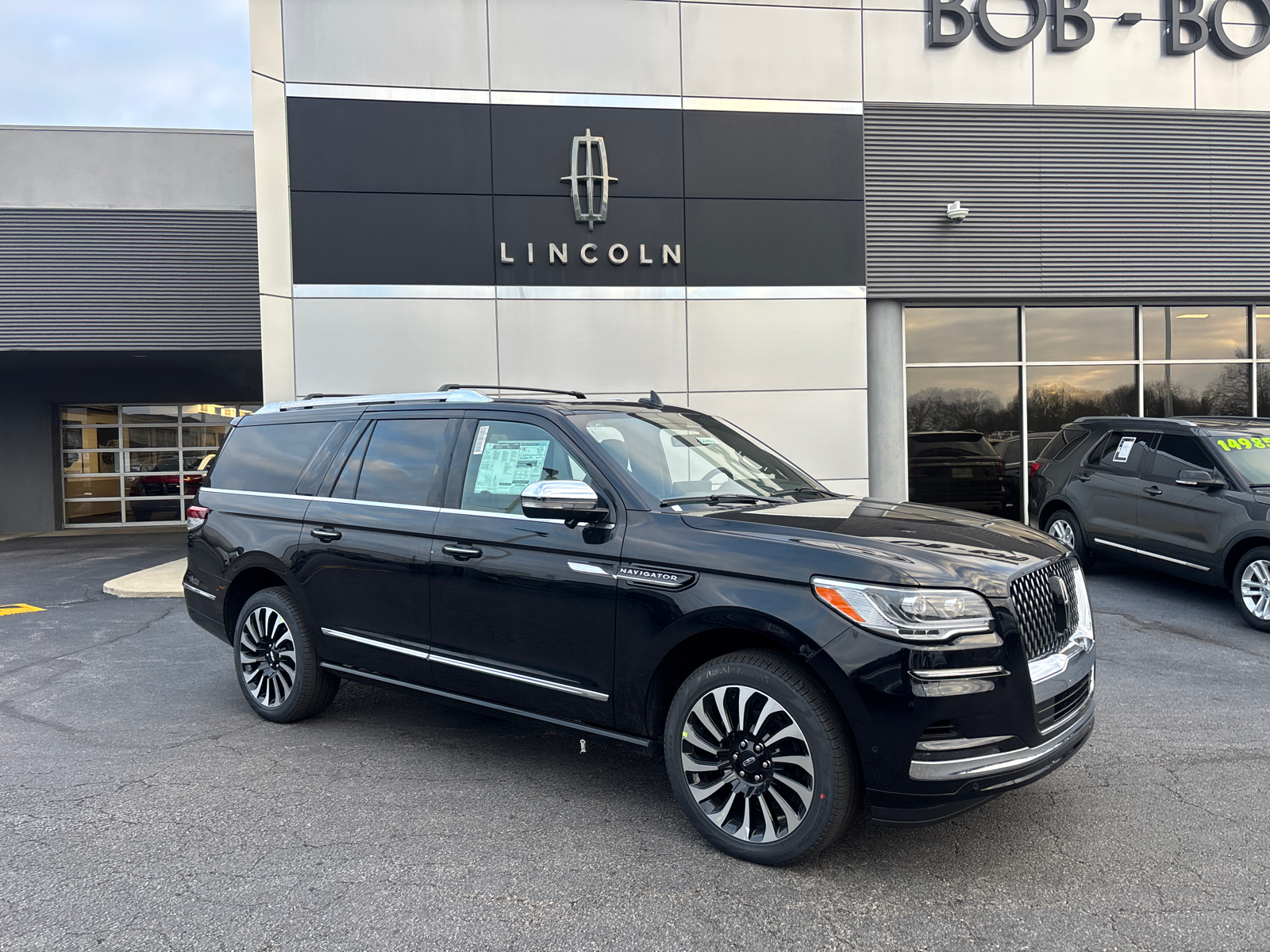 2024 Lincoln Navigator L Black Label 1