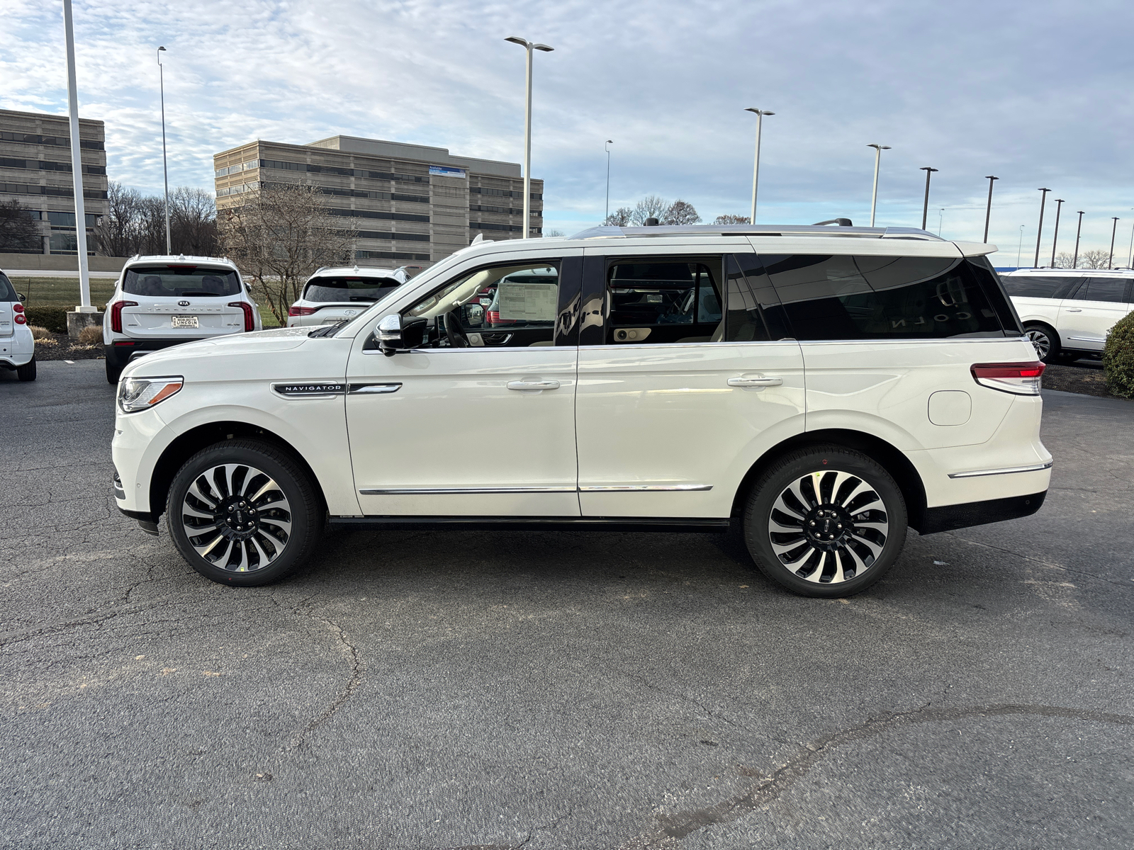 2024 Lincoln Navigator Black Label 4