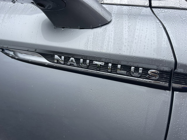 2023 Lincoln Nautilus Reserve 32