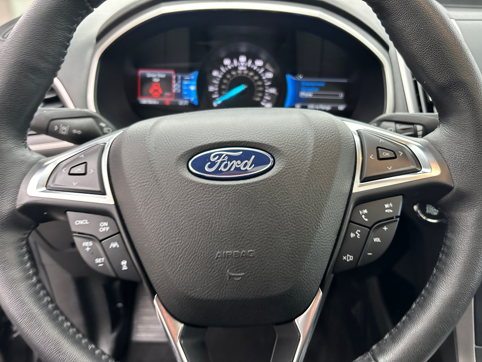 2021 Ford Edge SEL 16