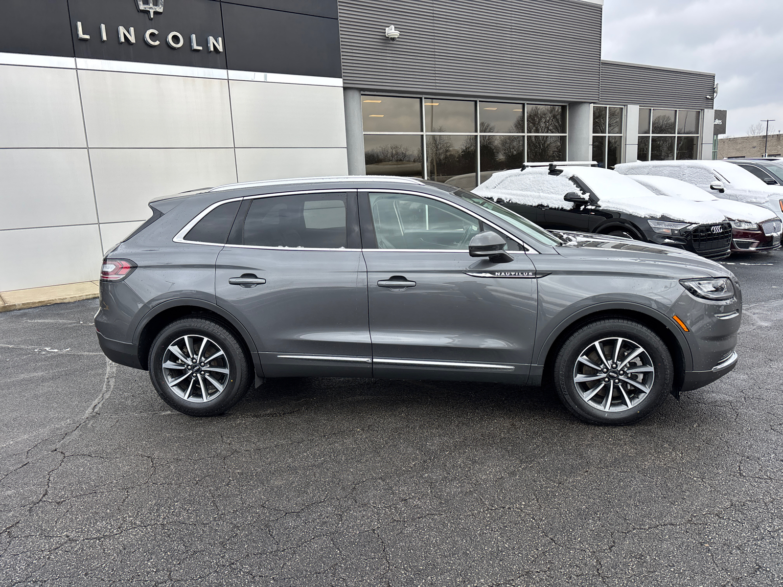 2021 Lincoln Nautilus Standard 8