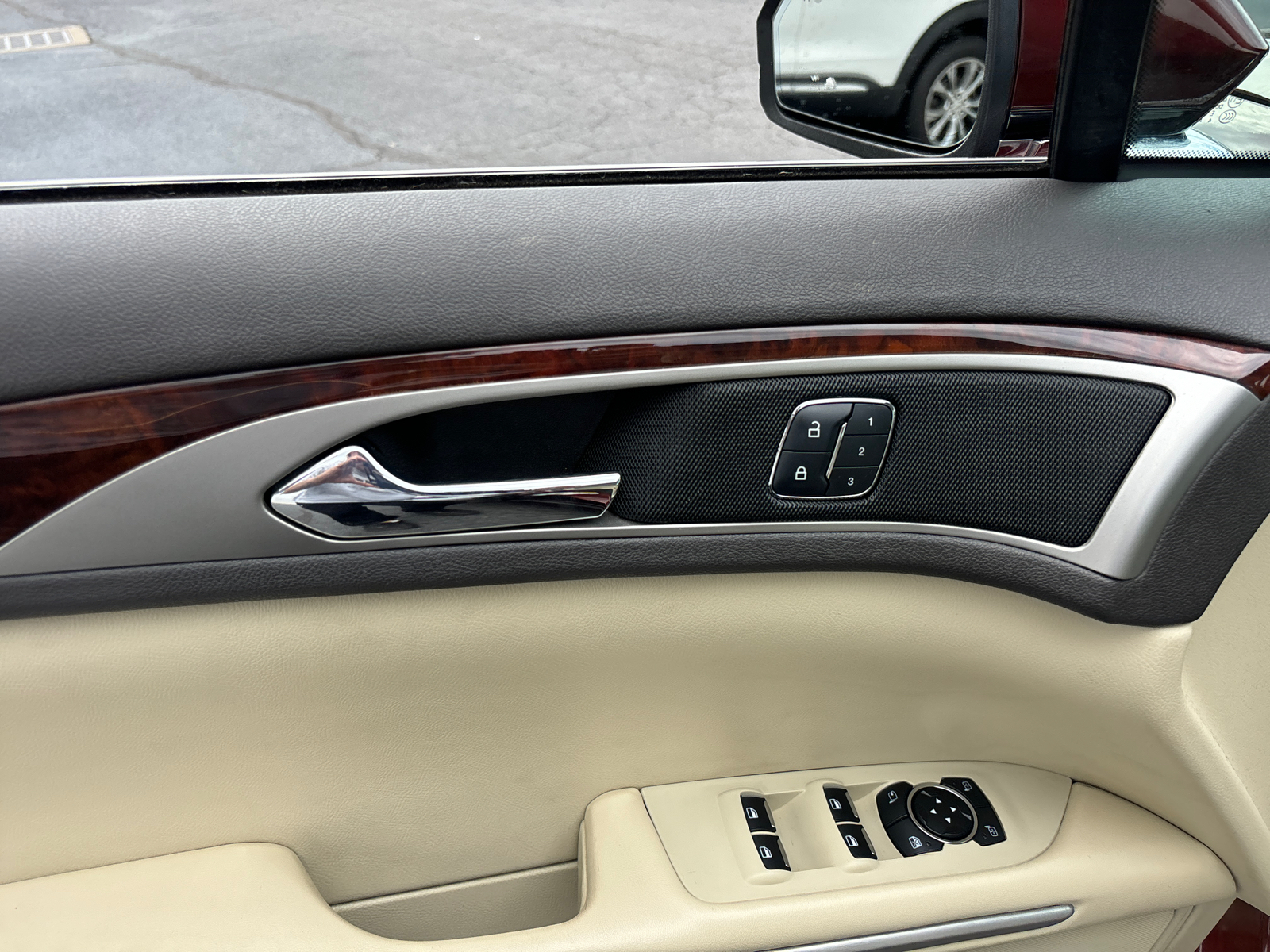 2015 Lincoln MKZ  12