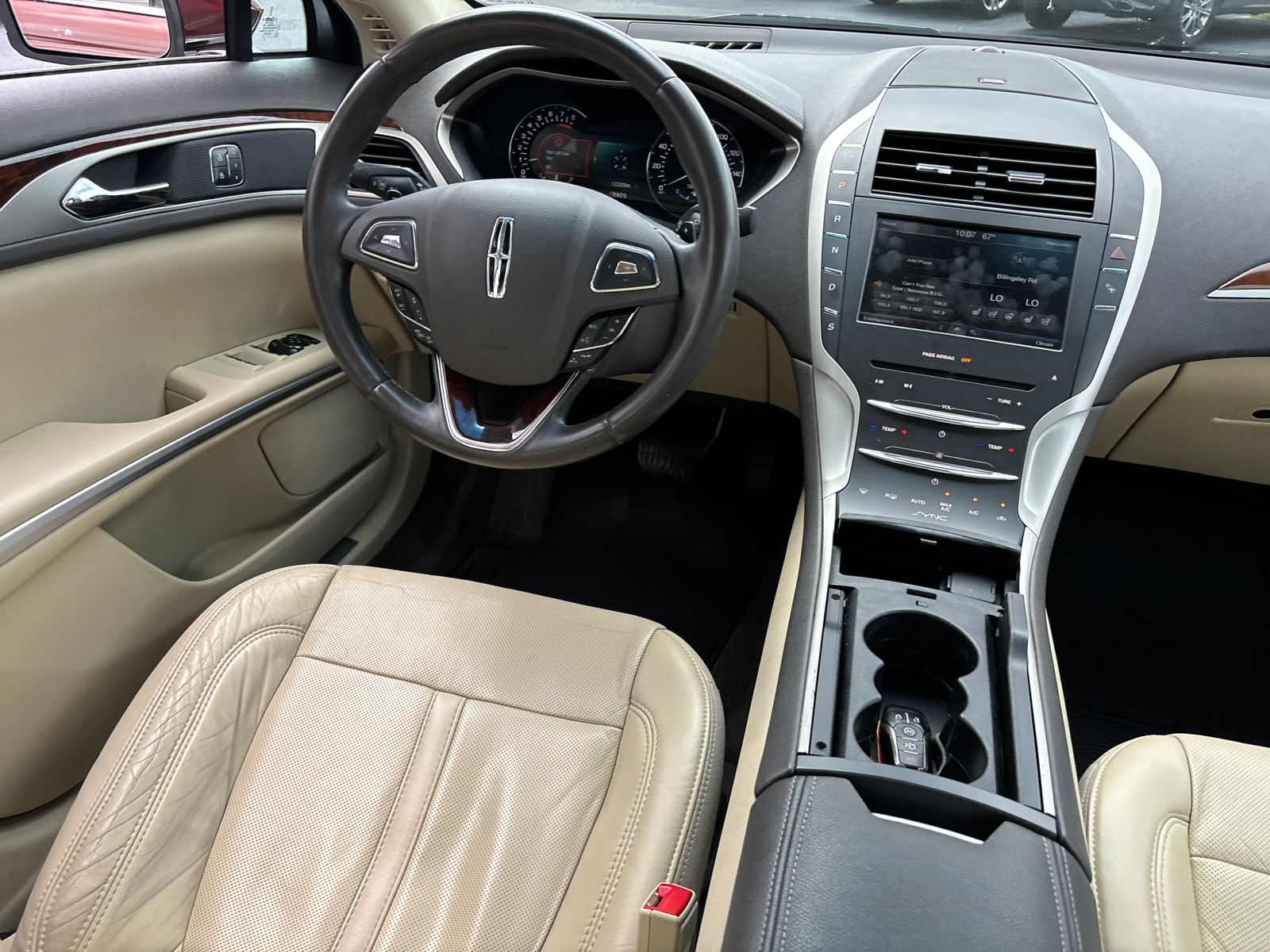 2015 Lincoln MKZ  30