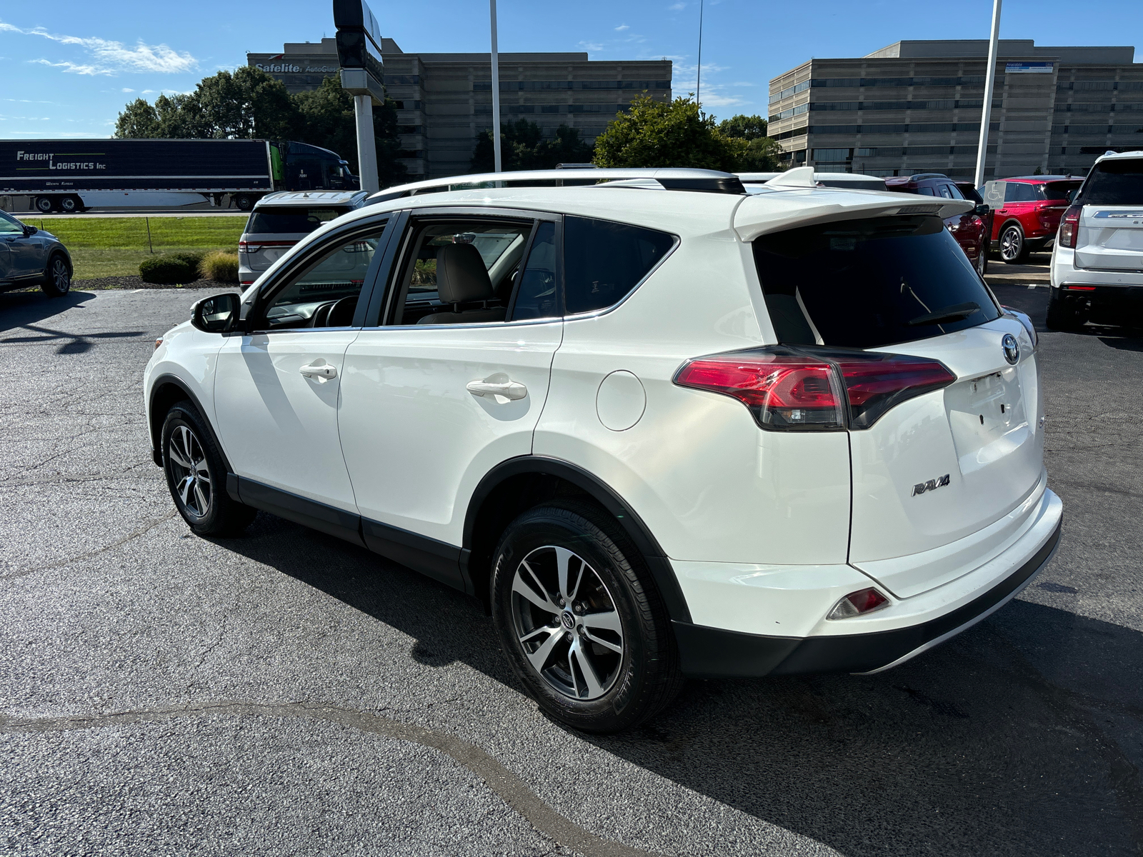 2017 Toyota RAV4 XLE 5