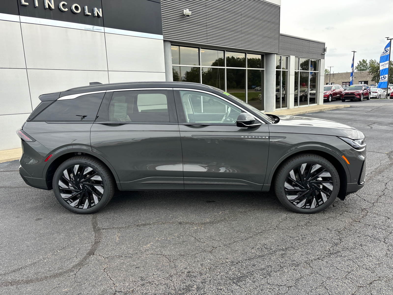 2024 Lincoln Nautilus Black Label 8