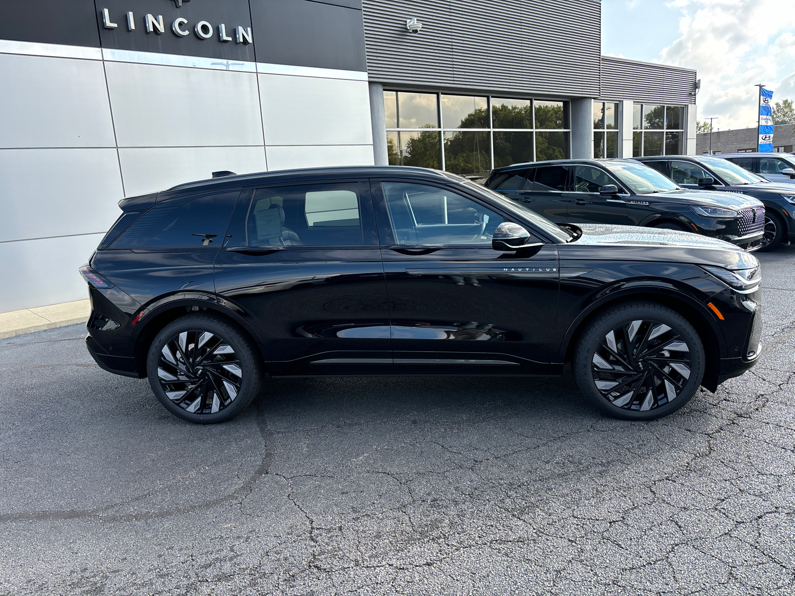 2024 Lincoln Nautilus Reserve 8