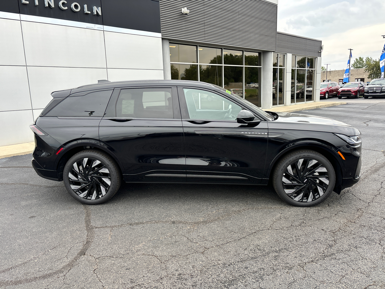 2024 Lincoln Nautilus Reserve 8