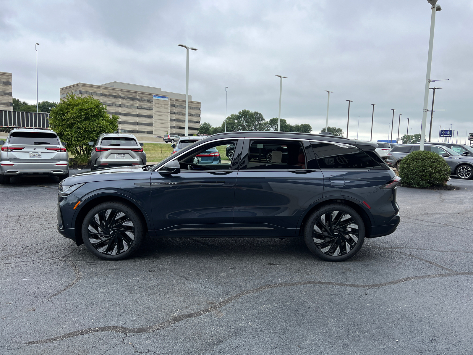 2024 Lincoln Nautilus Black Label 4