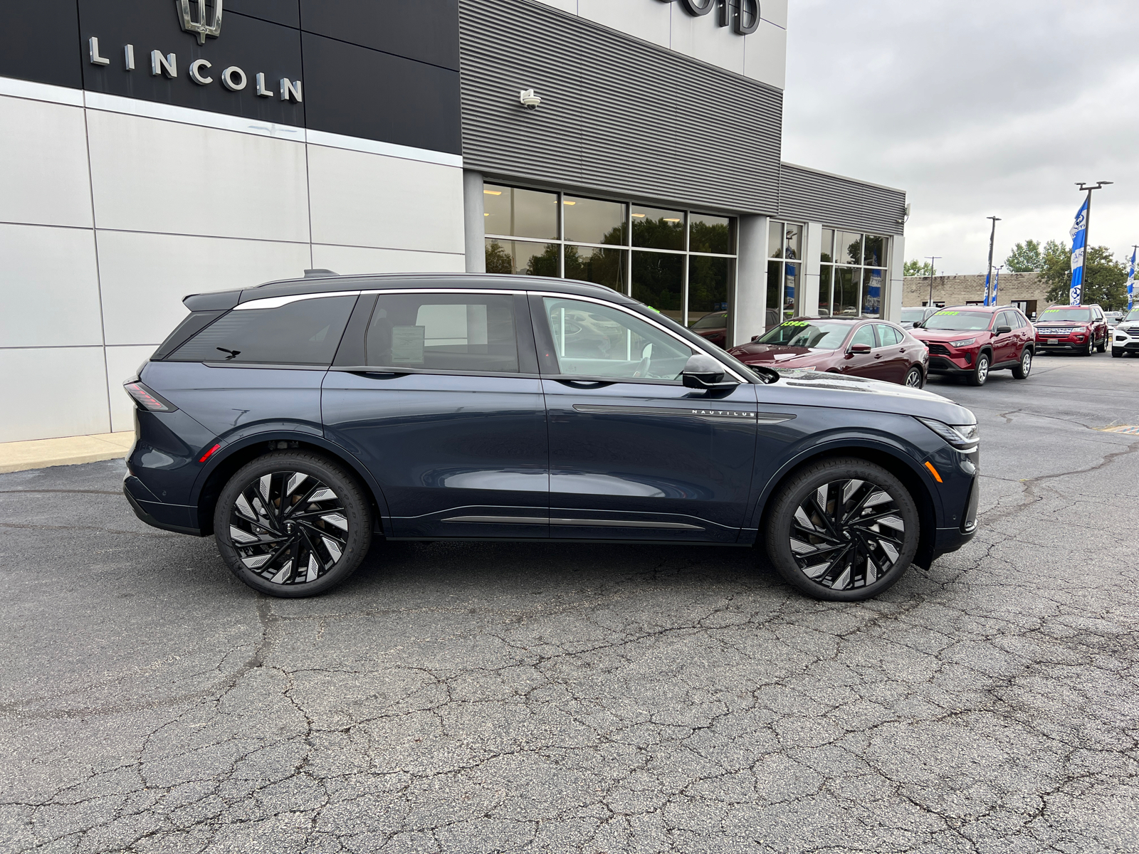 2024 Lincoln Nautilus Black Label 9