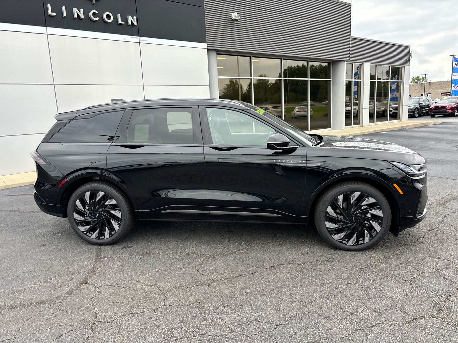 2024 Lincoln Nautilus Reserve 8