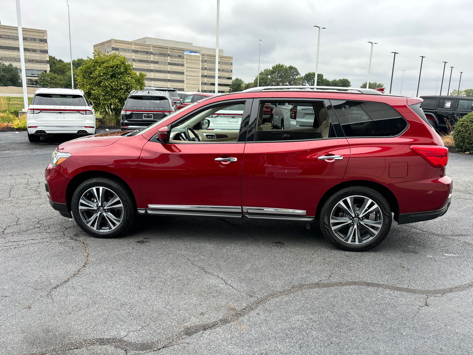 2019 Nissan Pathfinder Platinum 4