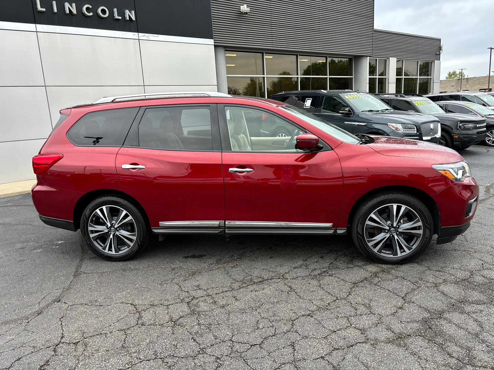 2019 Nissan Pathfinder Platinum 8