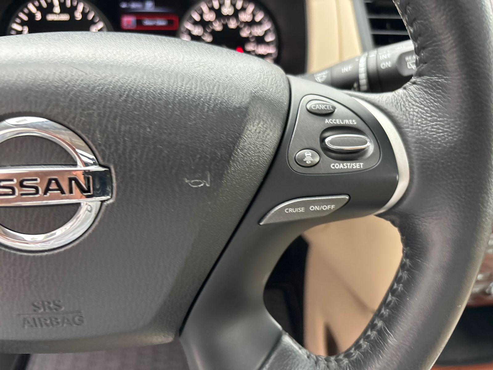 2019 Nissan Pathfinder Platinum 18