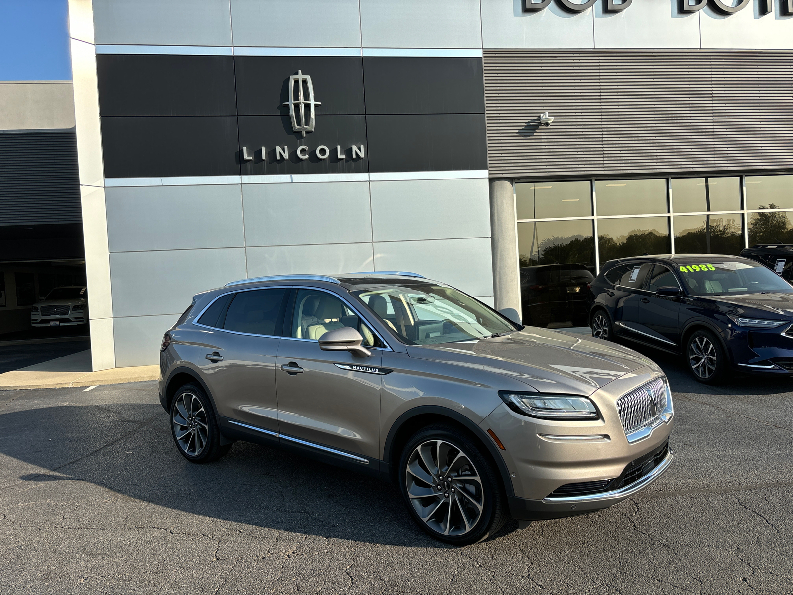 2021 Lincoln Nautilus Reserve 1