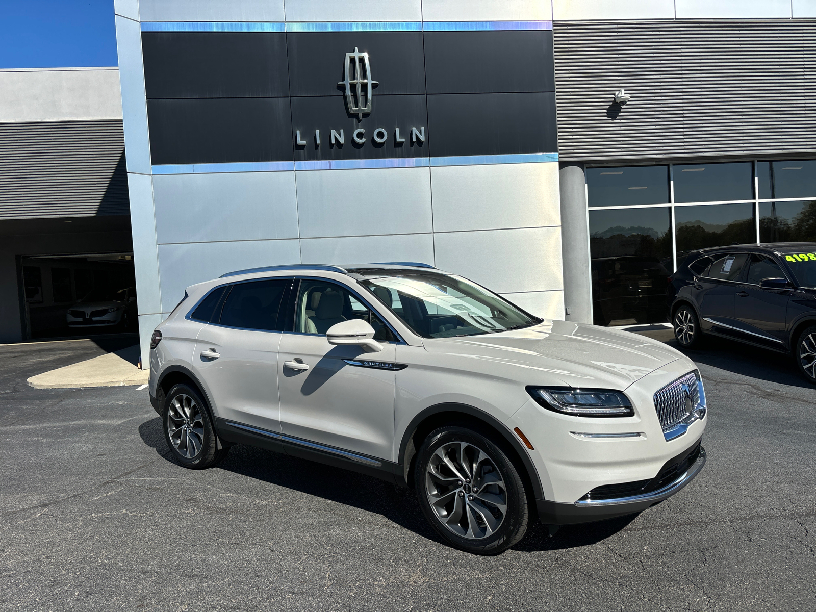 2022 Lincoln Nautilus Reserve 1