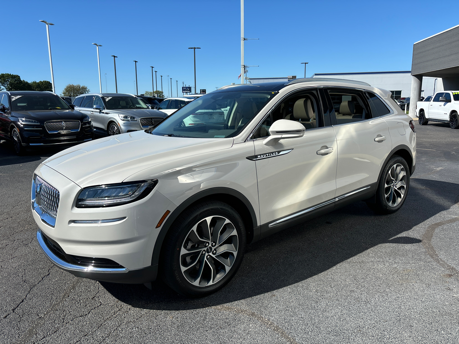 2022 Lincoln Nautilus Reserve 3