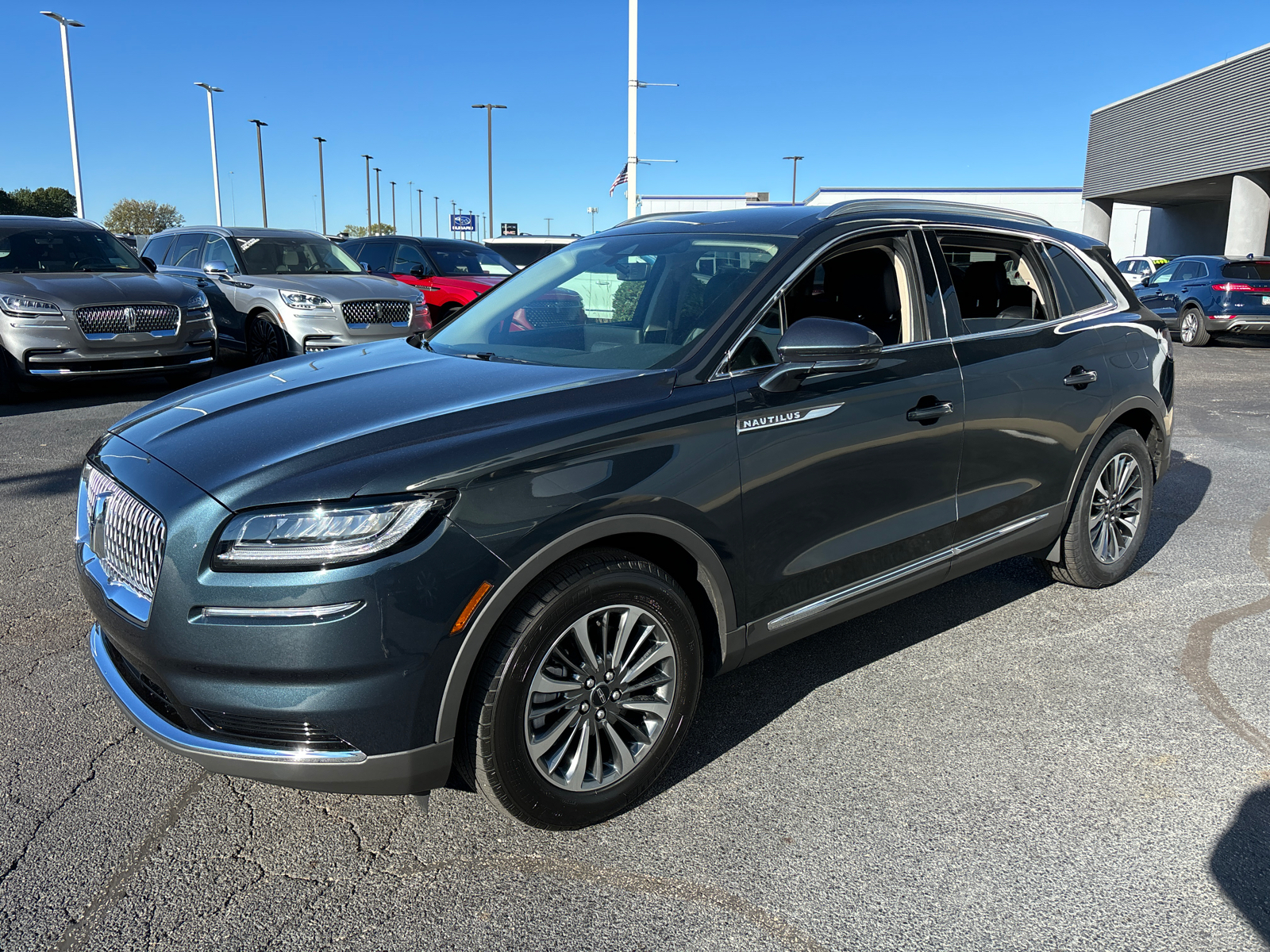 2021 Lincoln Nautilus Standard 3