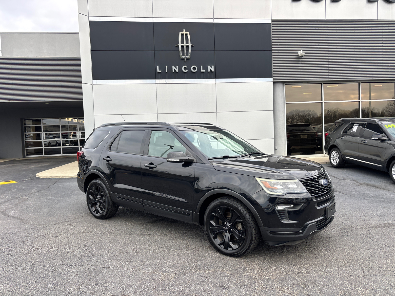 2019 Ford Explorer Sport 1