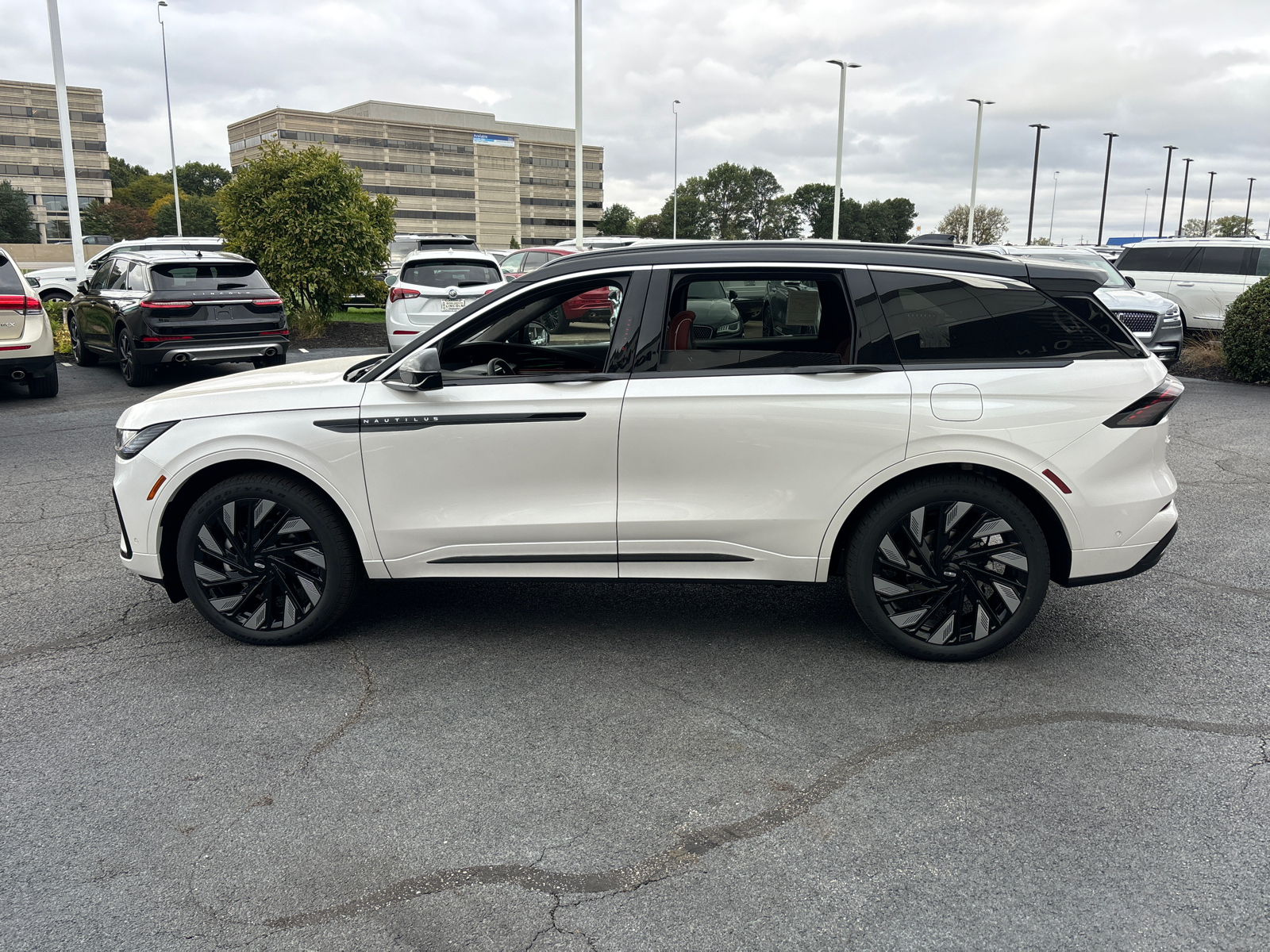 2024 Lincoln Nautilus Black Label 4