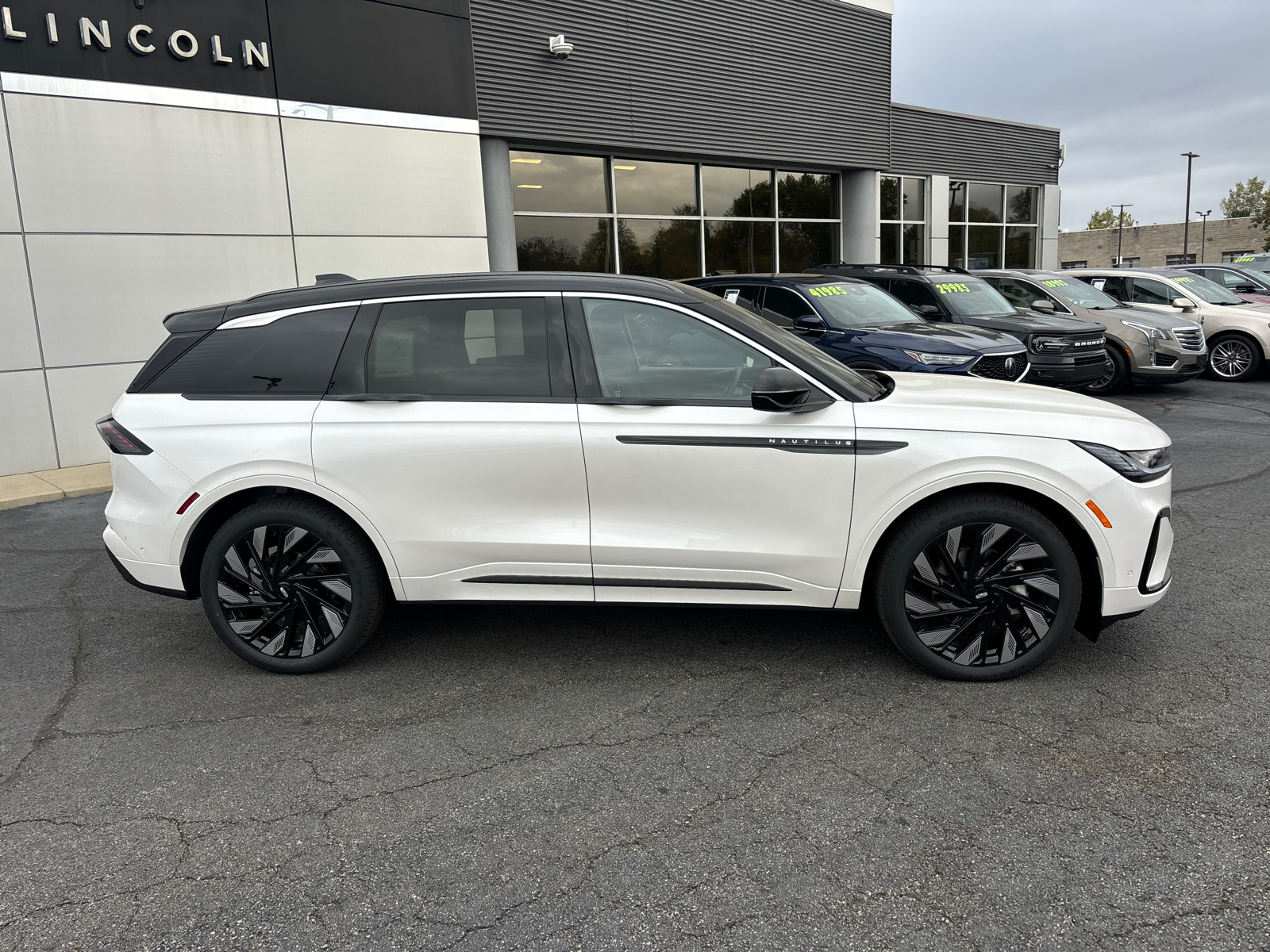 2024 Lincoln Nautilus Black Label 8