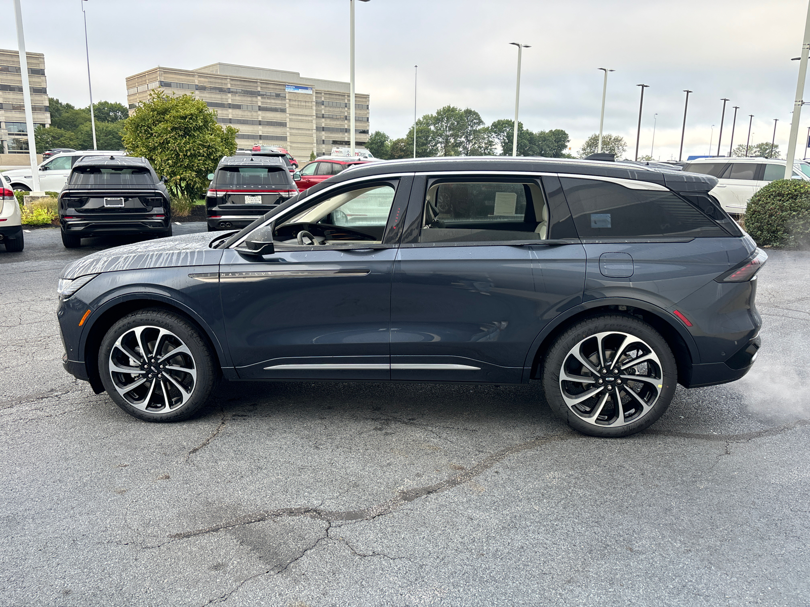 2024 Lincoln Nautilus Black Label 4