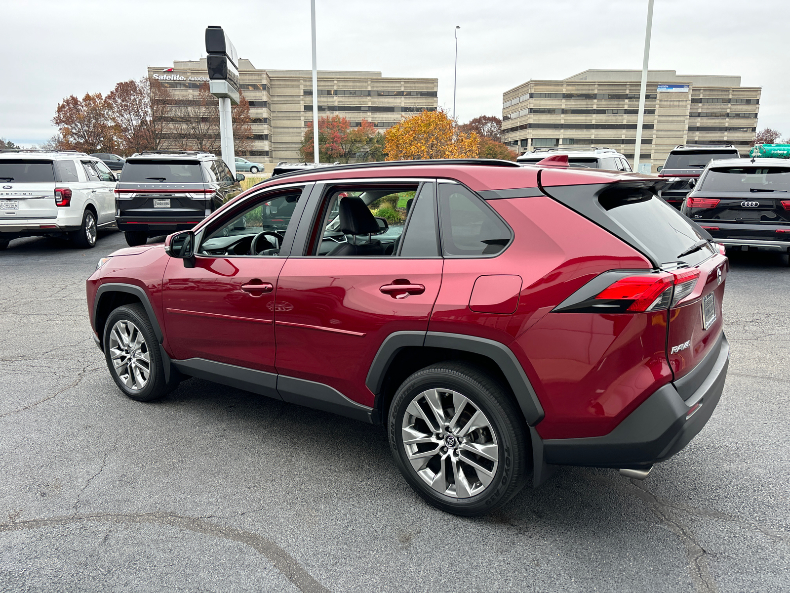 2019 Toyota RAV4 XLE Premium 5