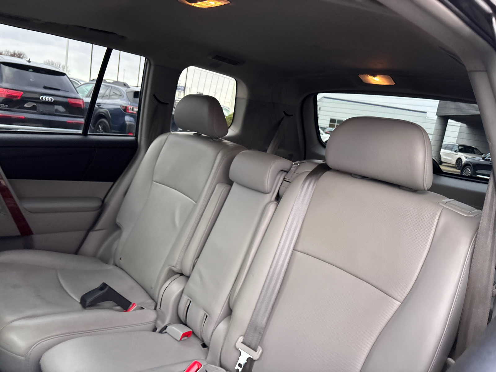 2013 Toyota Highlander Limited 27