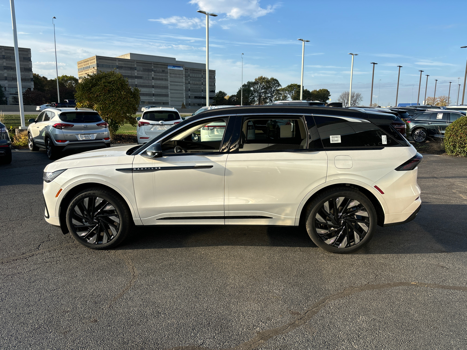 2025 Lincoln Nautilus Black Label 4