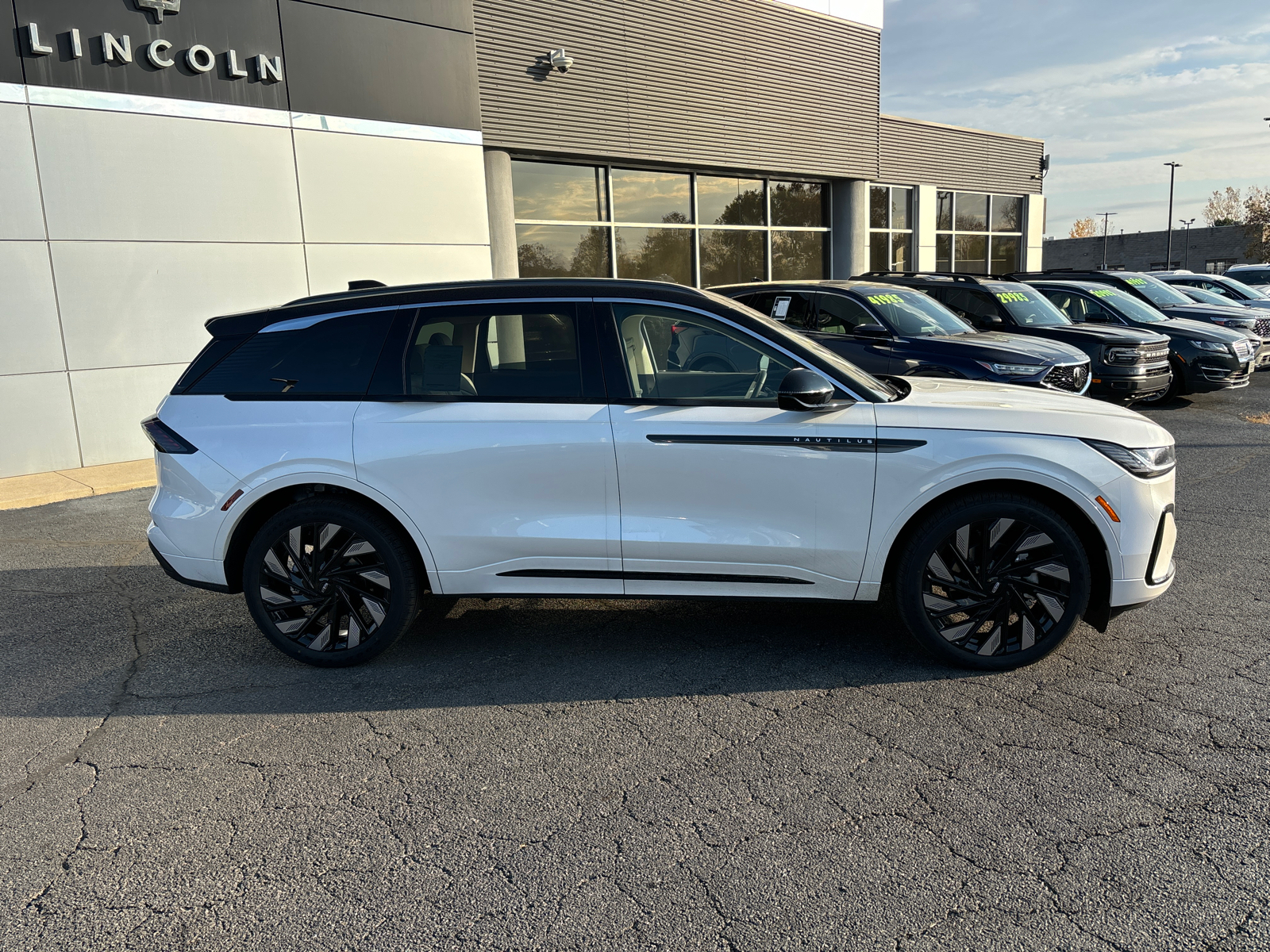 2025 Lincoln Nautilus Black Label 8