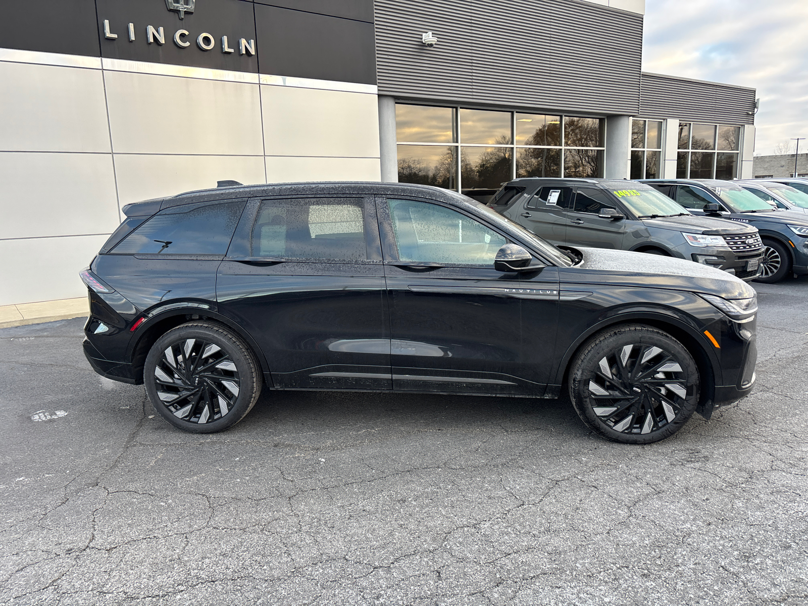 2025 Lincoln Nautilus Reserve 8