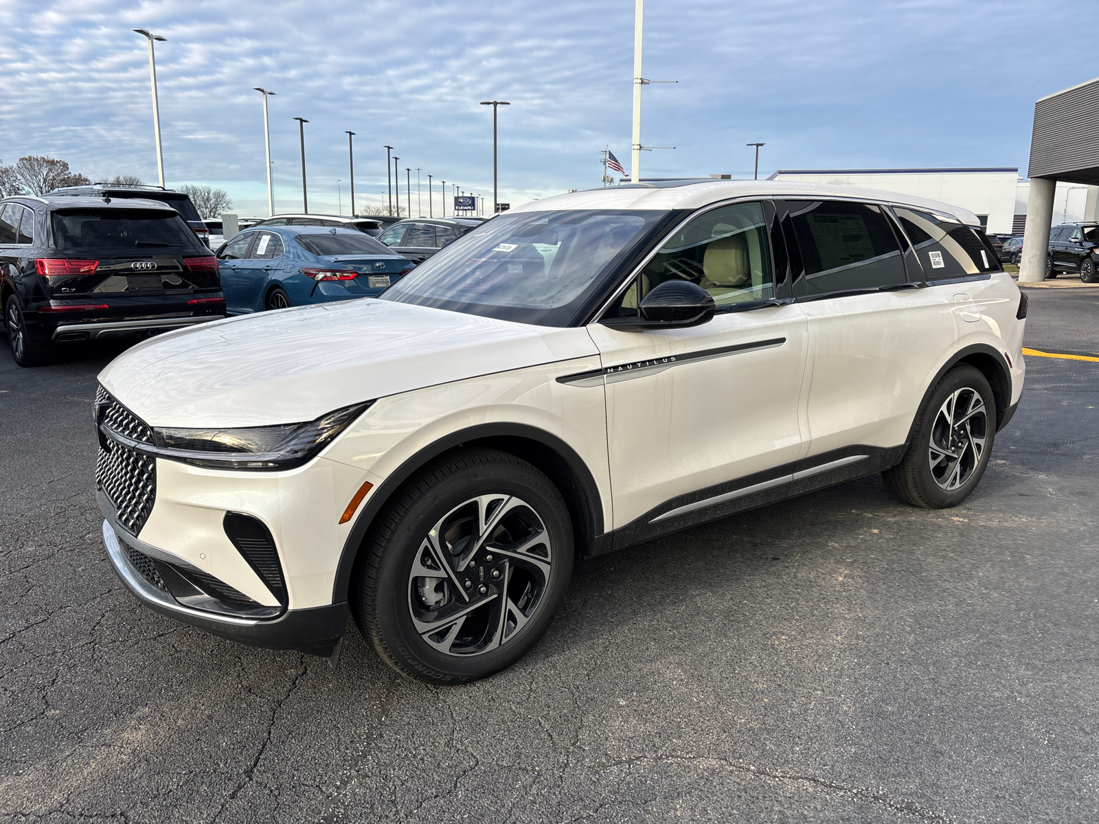 2025 Lincoln Nautilus Premiere 3