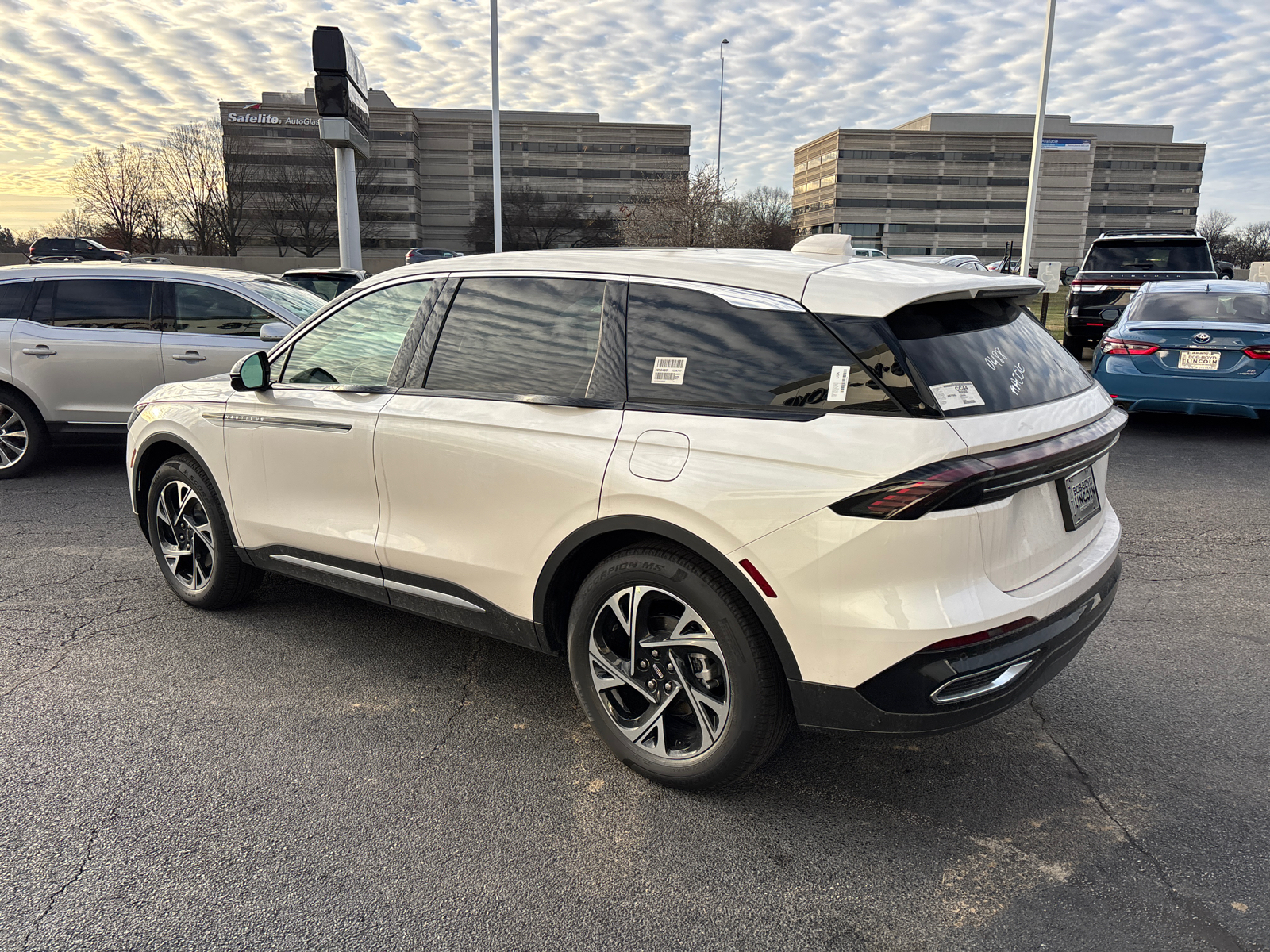 2025 Lincoln Nautilus Premiere 5