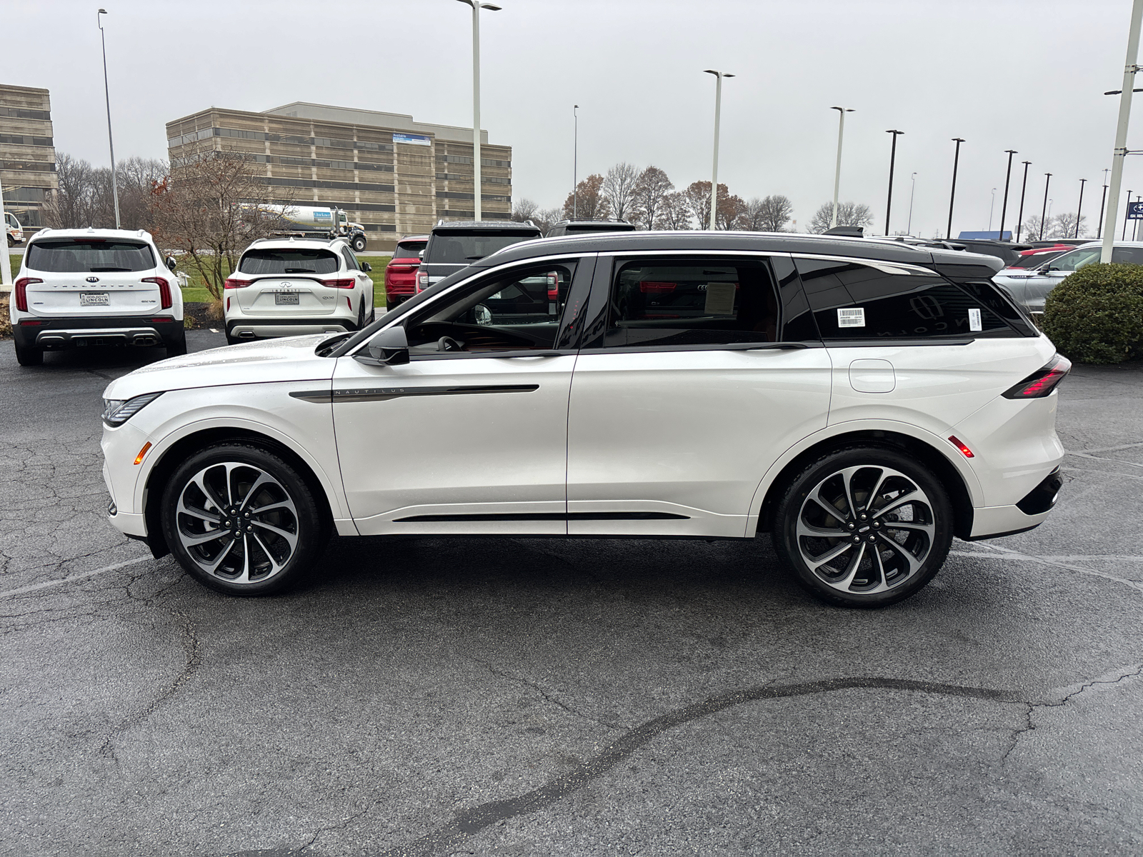 2025 Lincoln Nautilus Black Label 4