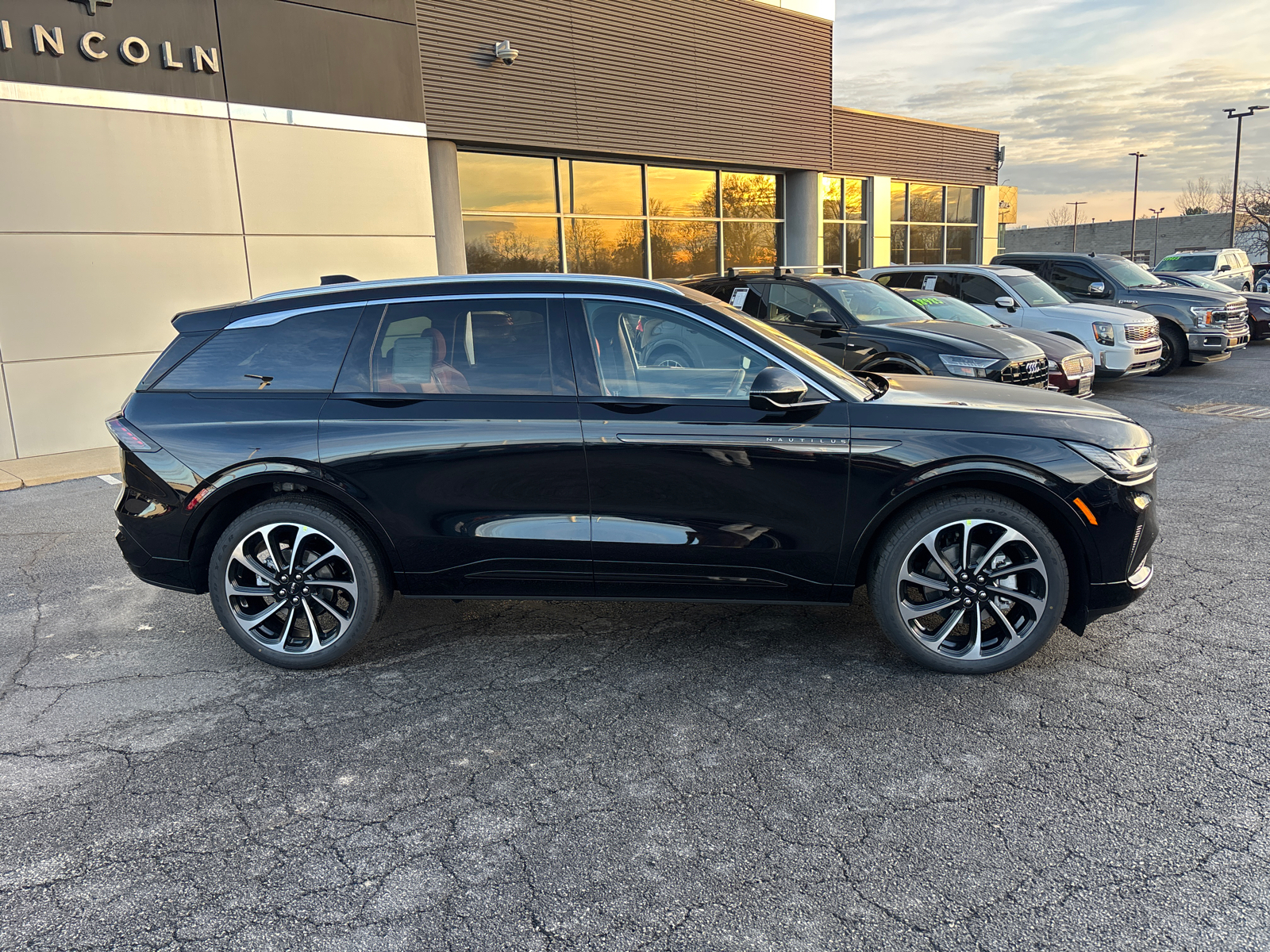 2025 Lincoln Nautilus Black Label 8