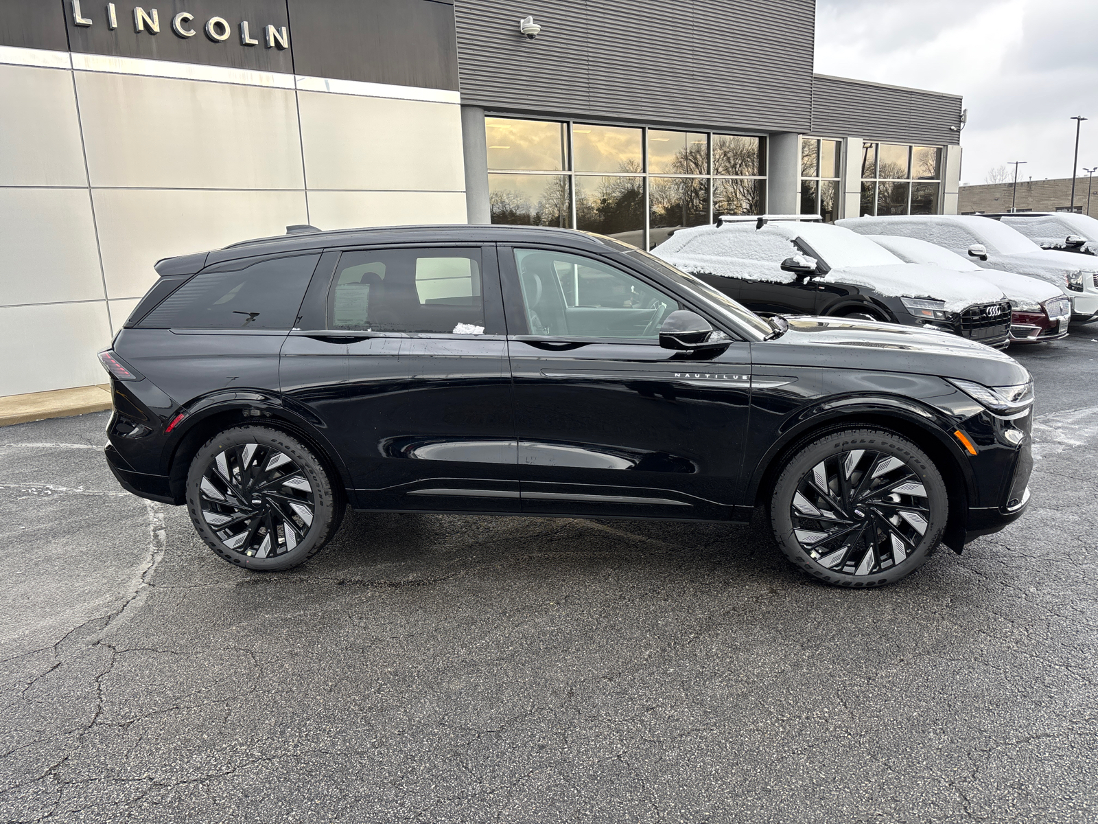 2025 Lincoln Nautilus Reserve 8