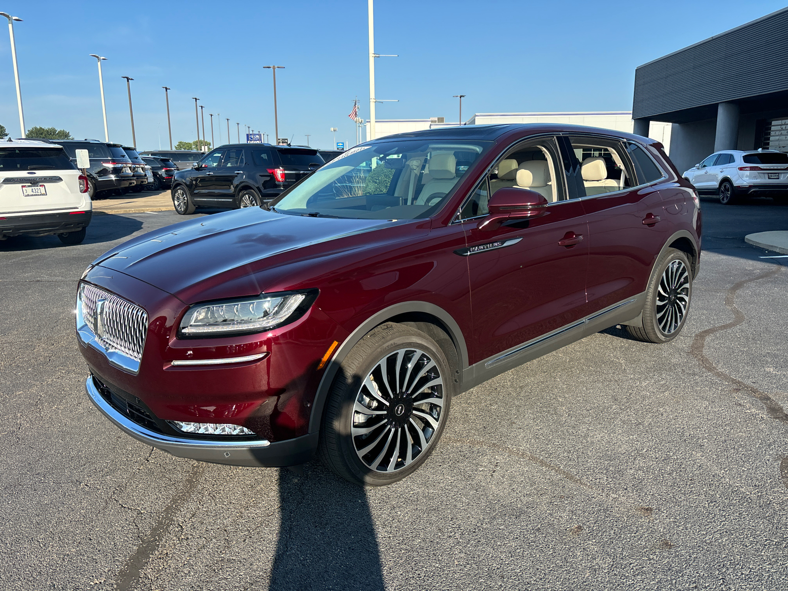 2021 Lincoln Nautilus Black Label 3