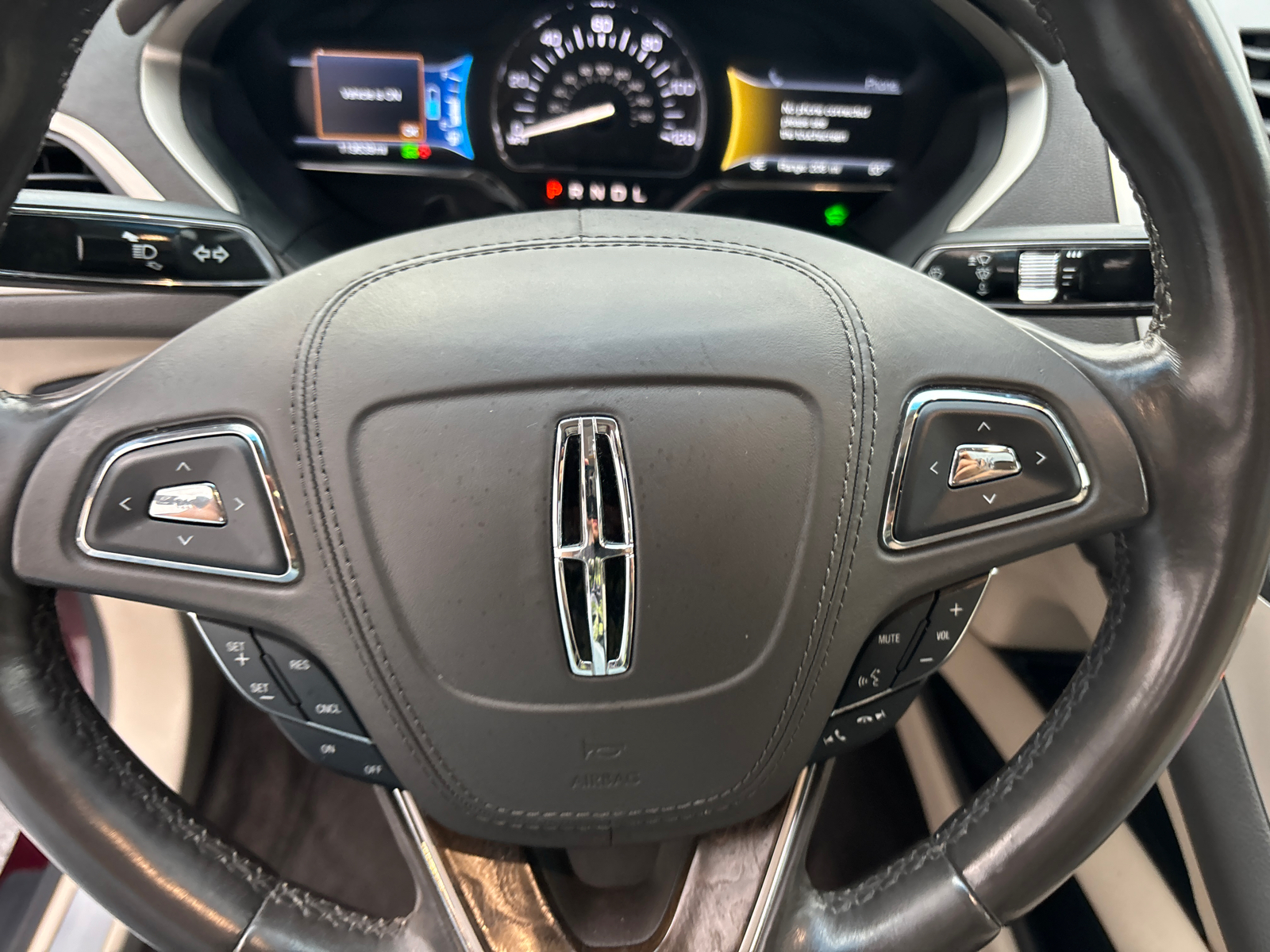 2017 Lincoln MKZ Hybrid Reserve 16