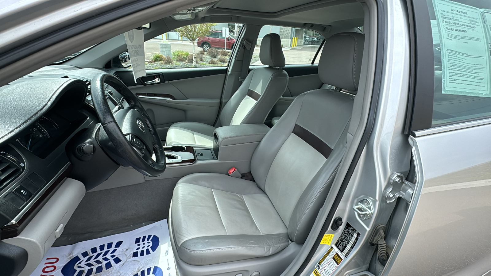 2012 Toyota Camry XLE 21