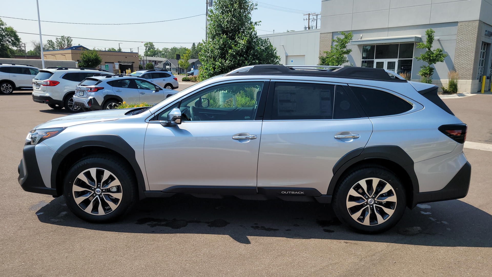 2025 Subaru Outback Touring 8