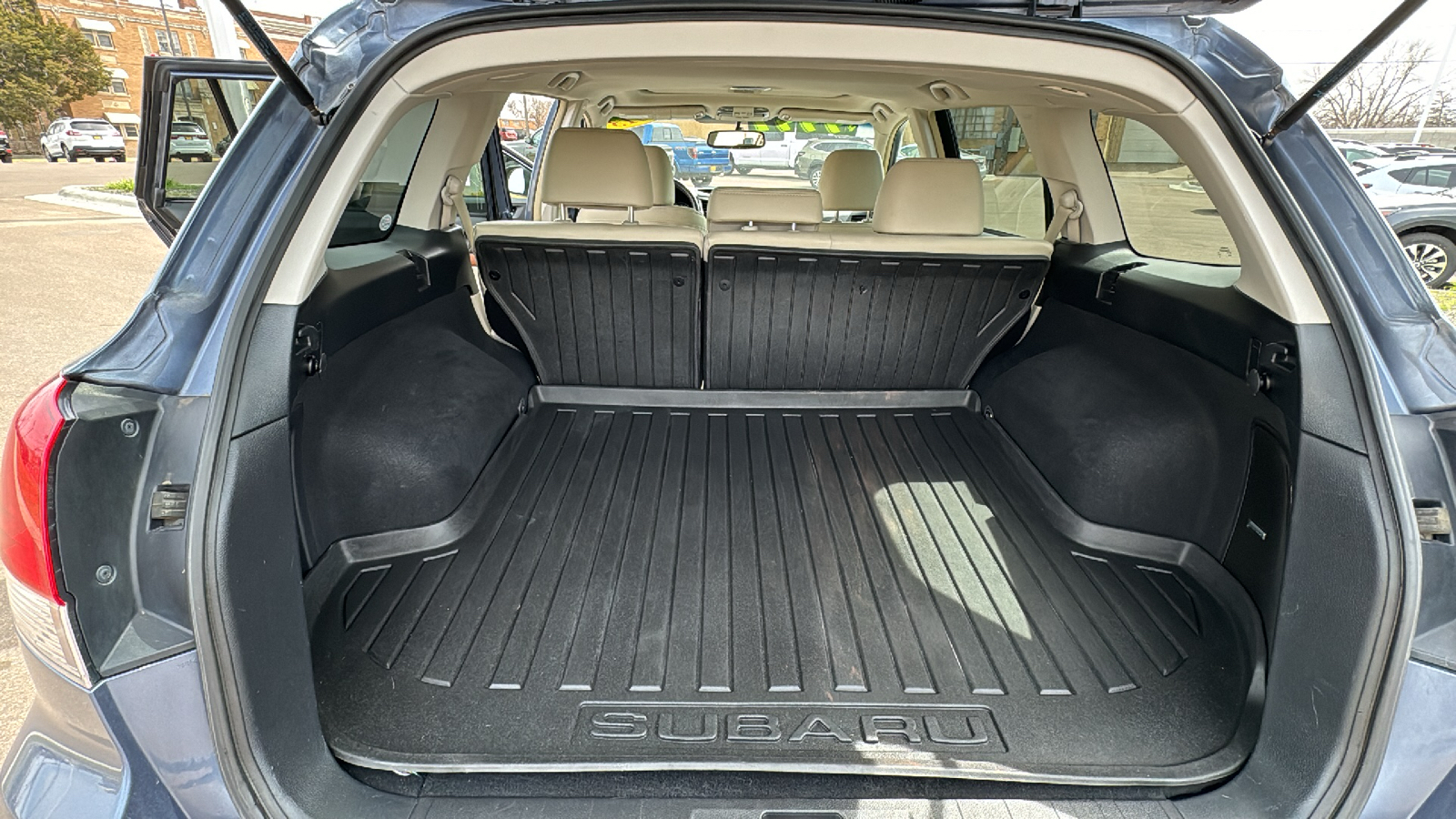2013 Subaru Outback 2.5i 14