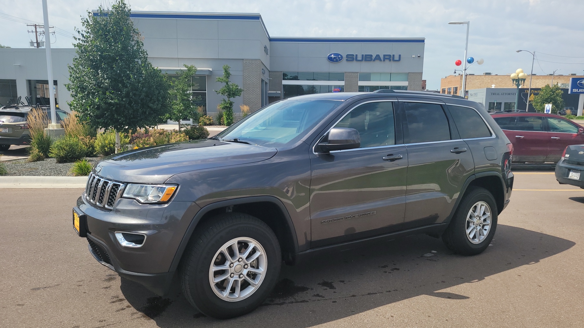 2020 Jeep Grand Cherokee Laredo E 1