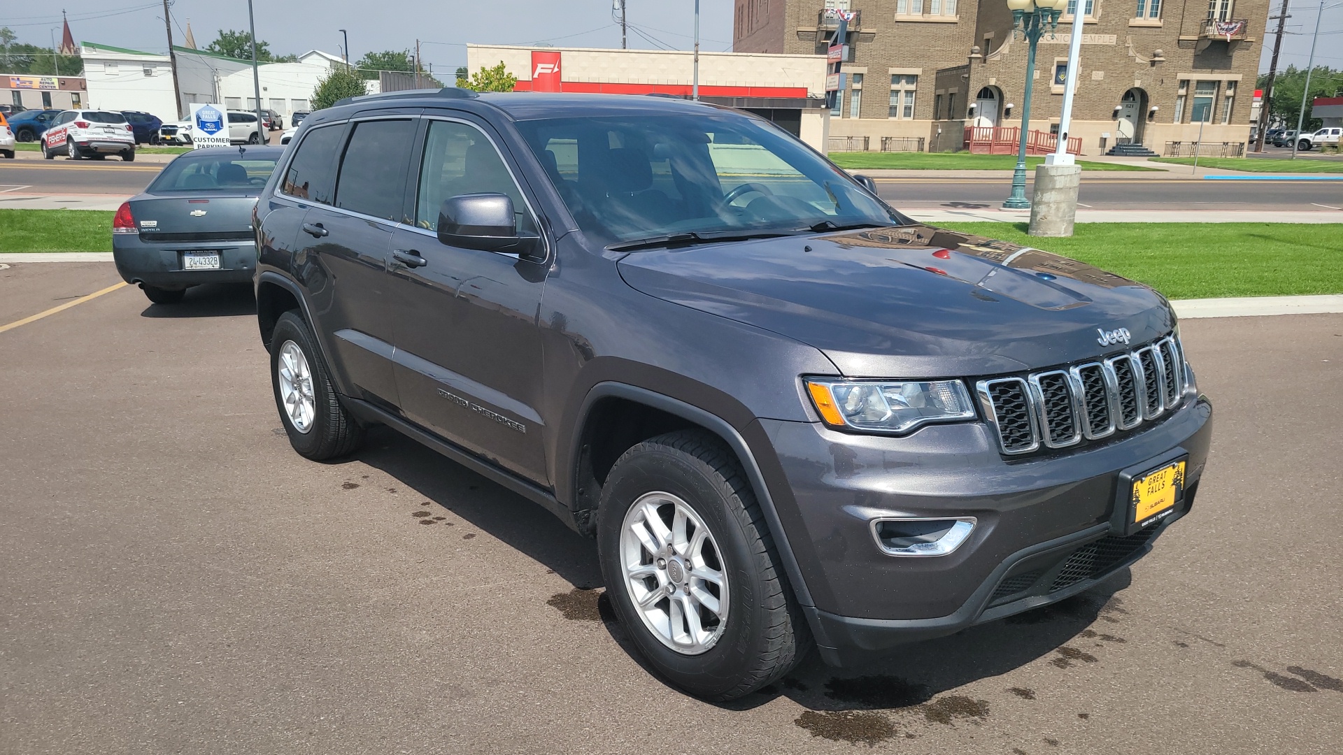 2020 Jeep Grand Cherokee Laredo E 3