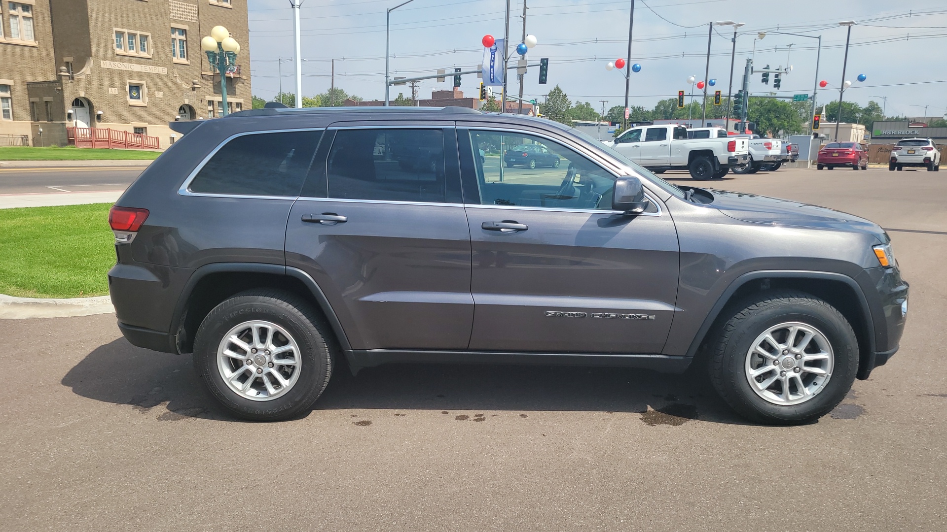 2020 Jeep Grand Cherokee Laredo E 4