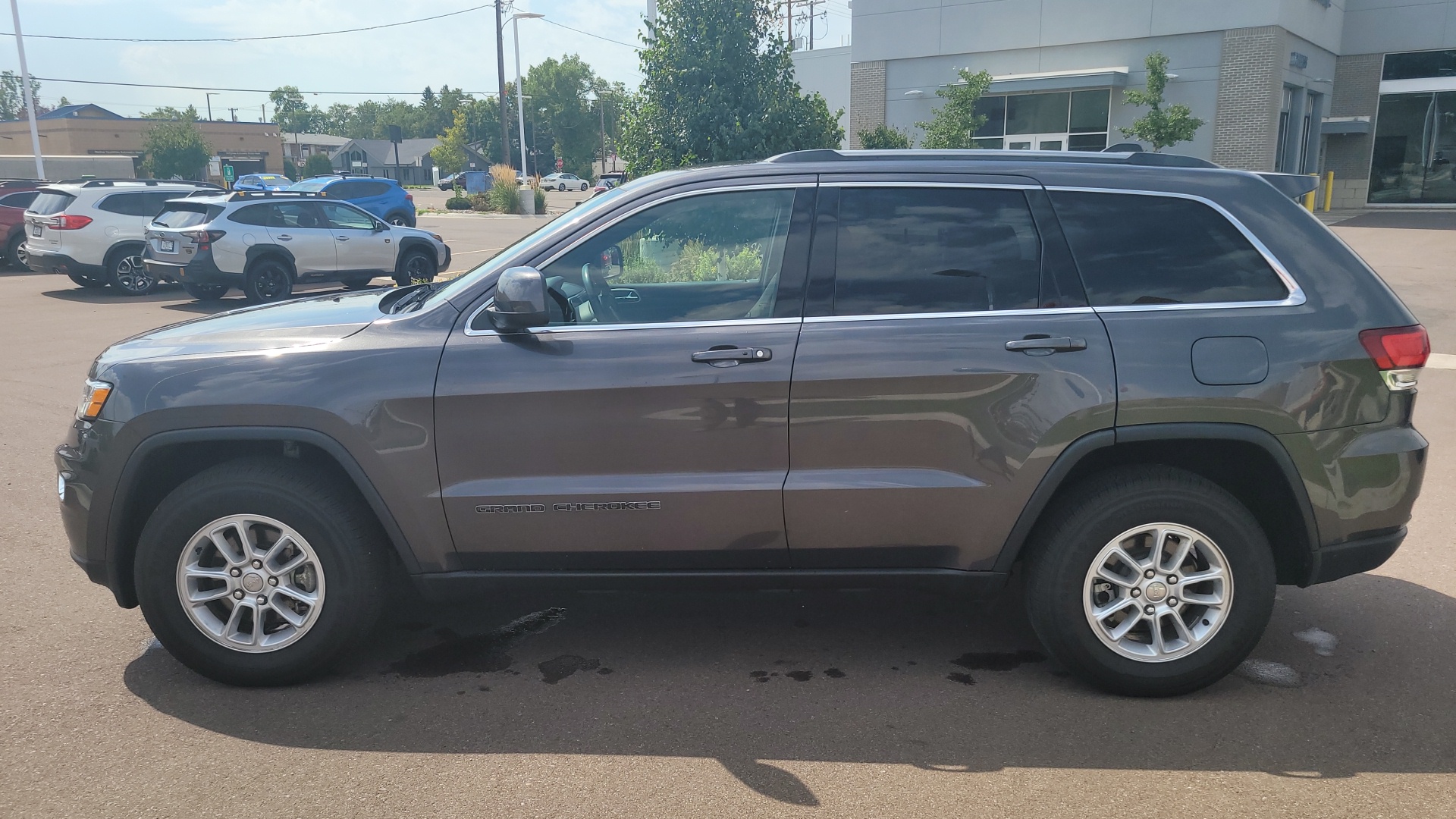 2020 Jeep Grand Cherokee Laredo E 8