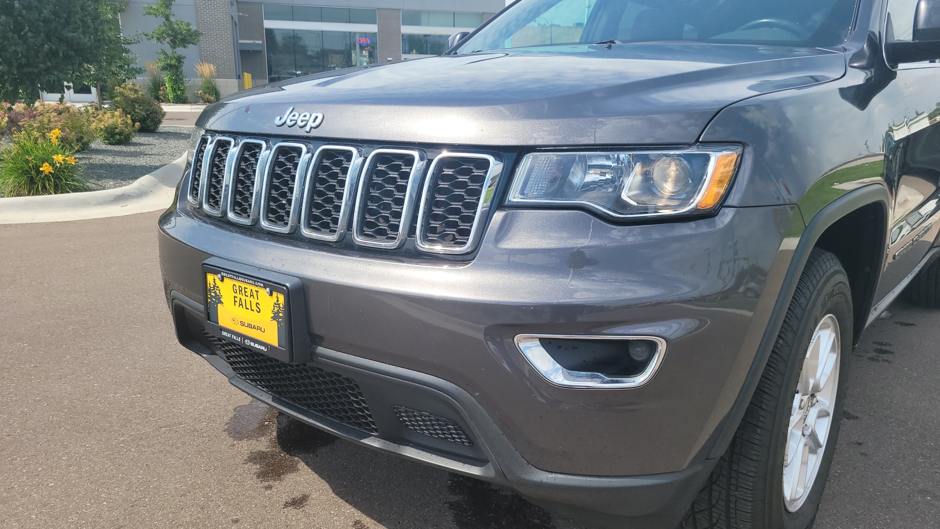 2020 Jeep Grand Cherokee Laredo E 9