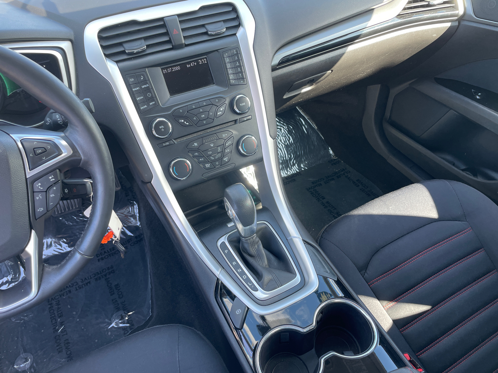 2014 Ford Fusion Hybrid SE 19