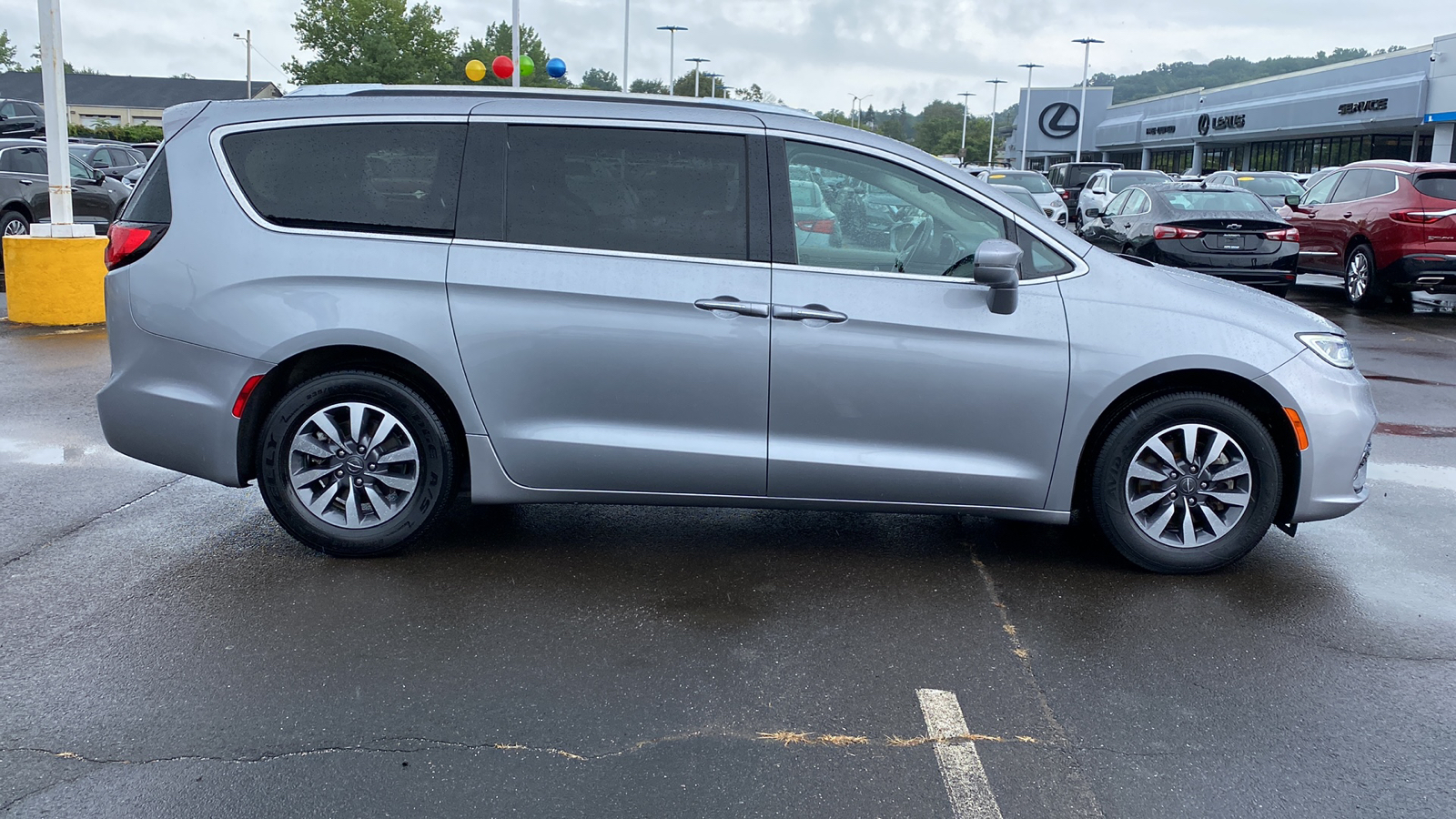 2021 Chrysler Pacifica Touring L 4